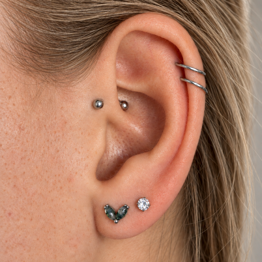 Titanium Labret decoratieve groene bladeren op het oor